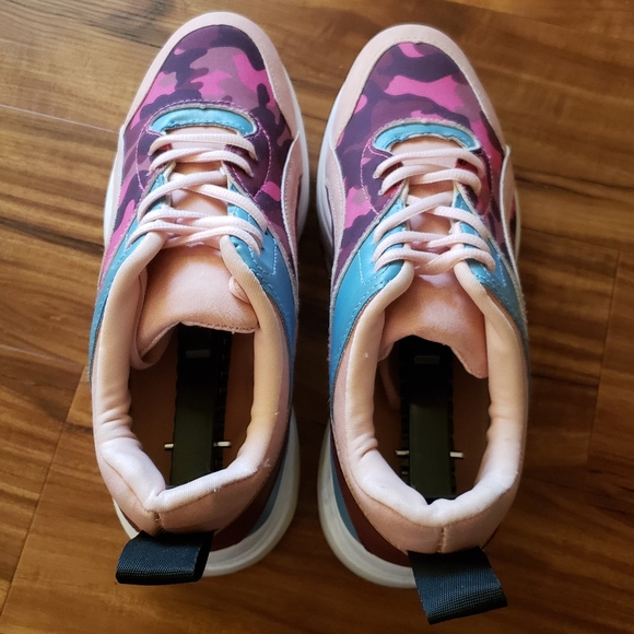 Jessica Carlyle Sawyer Platform Sneakers - Picture 7 of 13